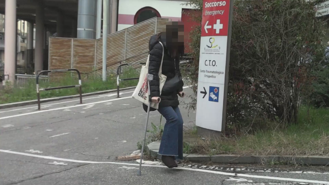 140 - Two lady crutching Slc