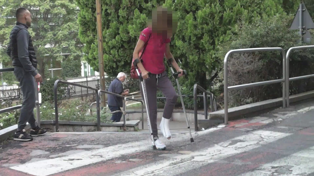 105 - Two vid girls Slc-crutching